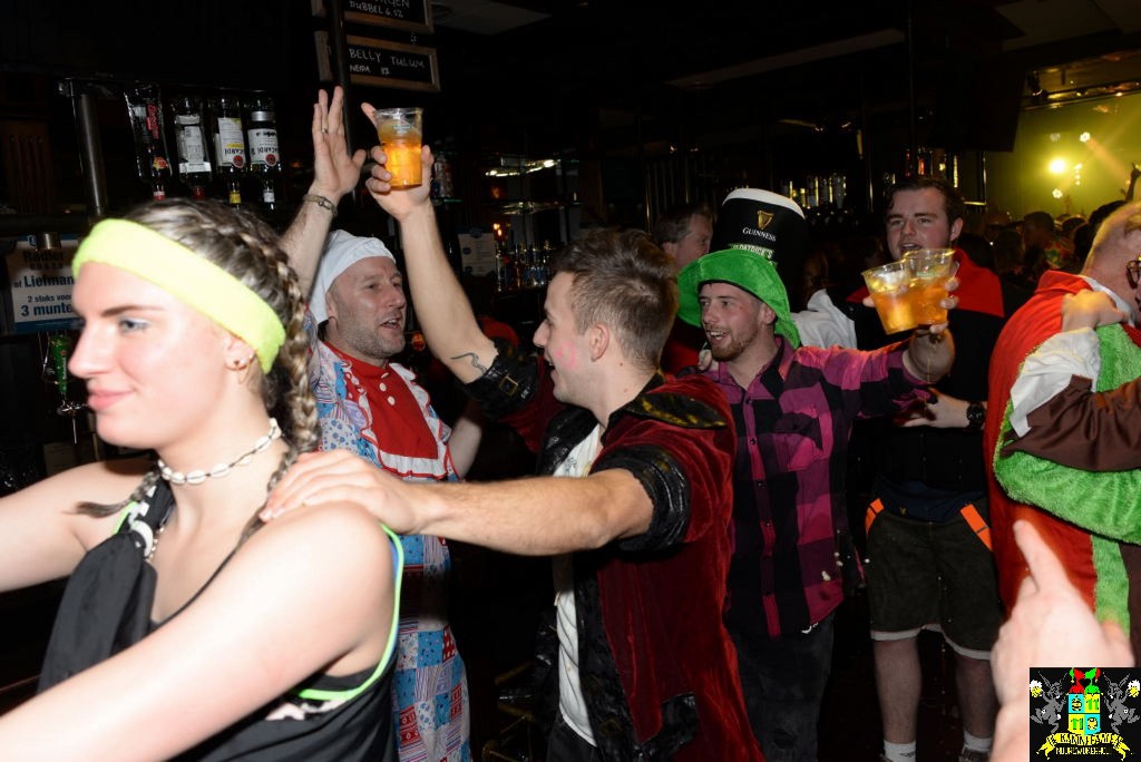 ../Images/Carnavals maandagavond in VdG 429.jpg